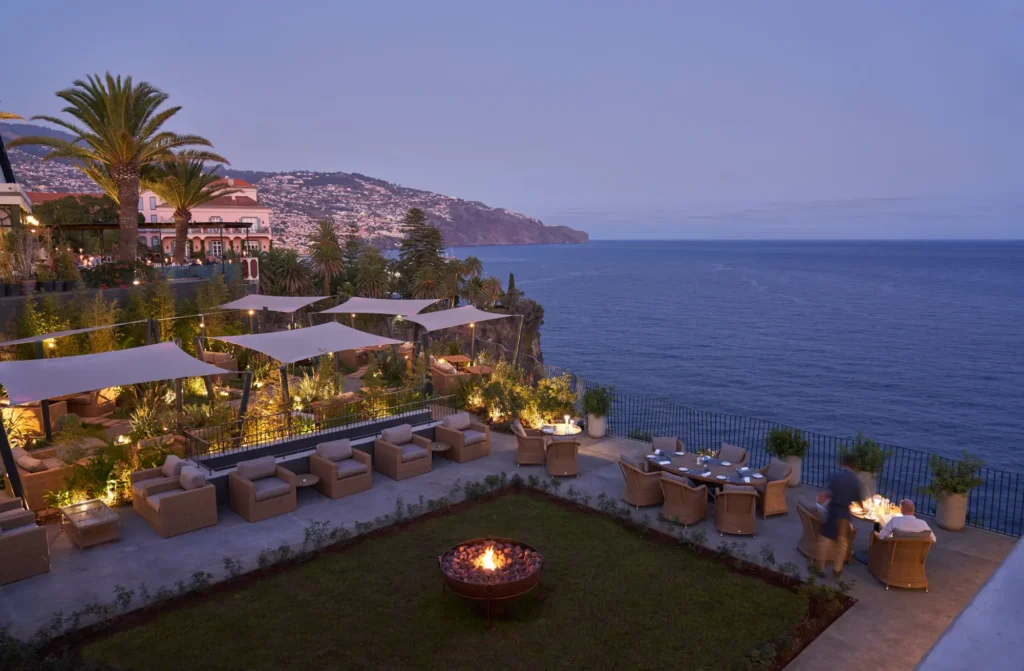 Sea view and terrace view of Coquille restaurant